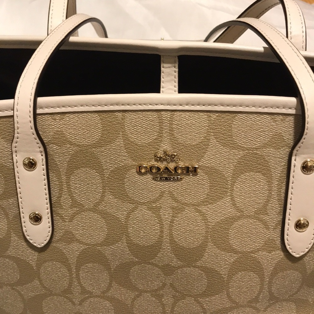 COACH SIGNATURE Carryall Shoulder Bag